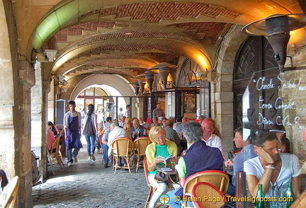 Cafes in the Place des Vosges pavillions